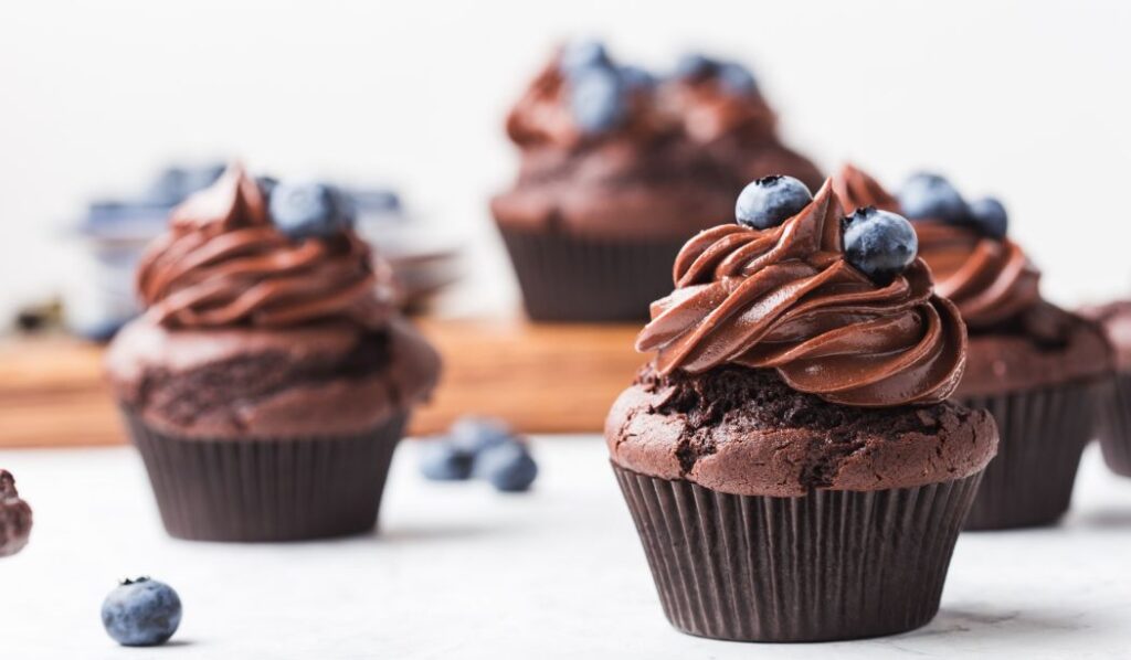 Cupcakes with chocolate buttercream on top